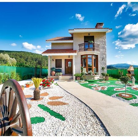 Casa Victoria Garden Con Jacuzzi Y Piscina Vila Caldas De Reis Exterior foto